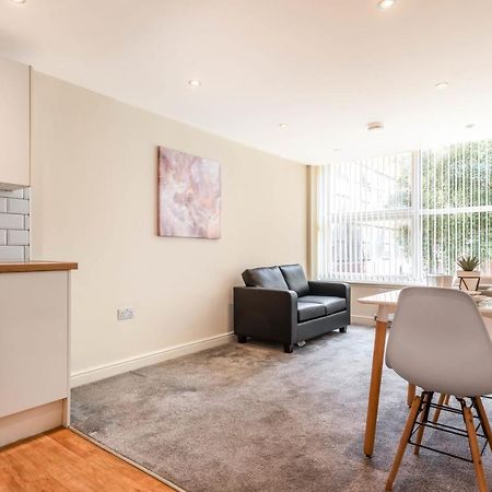 Bright 1 Bedroom Budget Flat In Central Pontefract Esterno foto