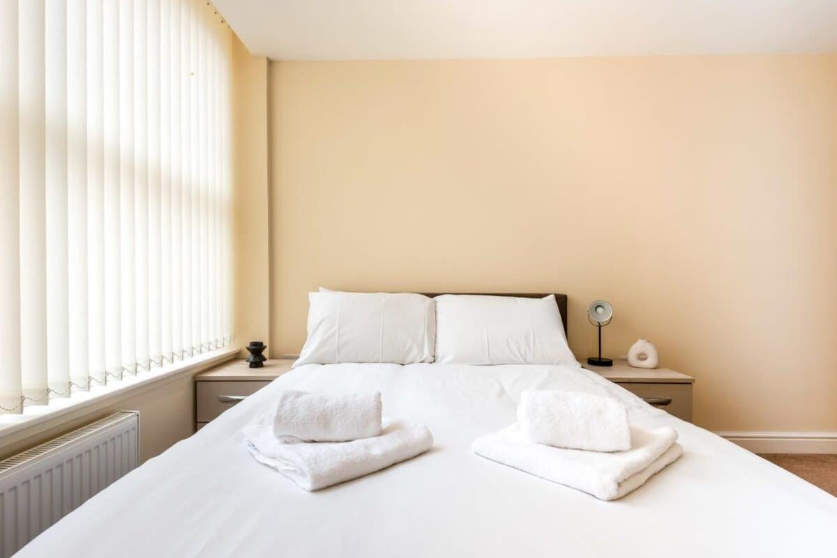 Bright 1 Bedroom Budget Flat In Central Pontefract Esterno foto