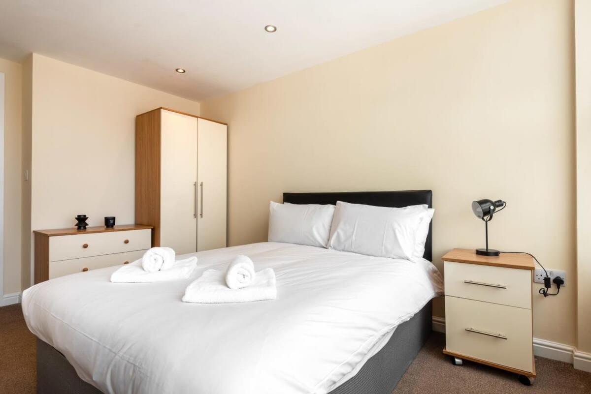 Bright 1 Bedroom Budget Flat In Central Pontefract Esterno foto