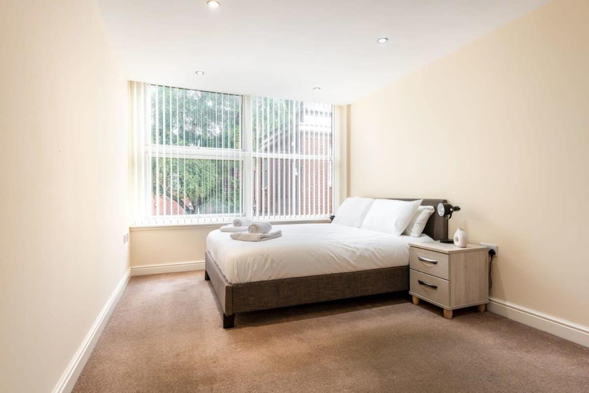 Bright 1 Bedroom Budget Flat In Central Pontefract Esterno foto