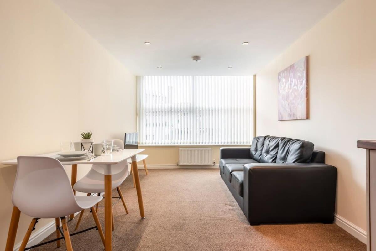 Bright 1 Bedroom Budget Flat In Central Pontefract Esterno foto