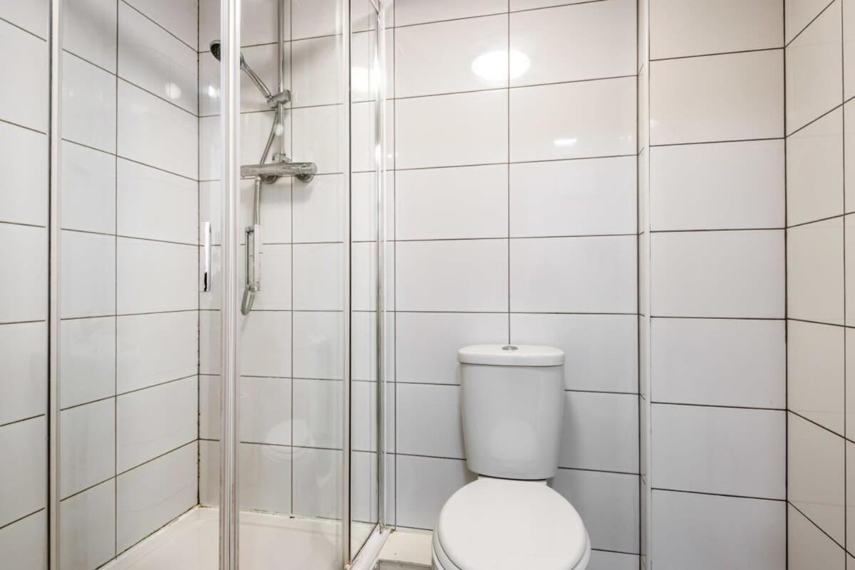 Bright 1 Bedroom Budget Flat In Central Pontefract Esterno foto