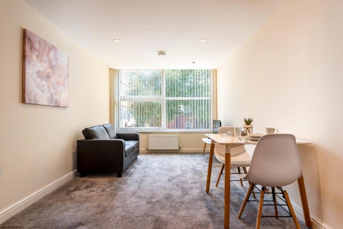 Bright 1 Bedroom Budget Flat In Central Pontefract Esterno foto