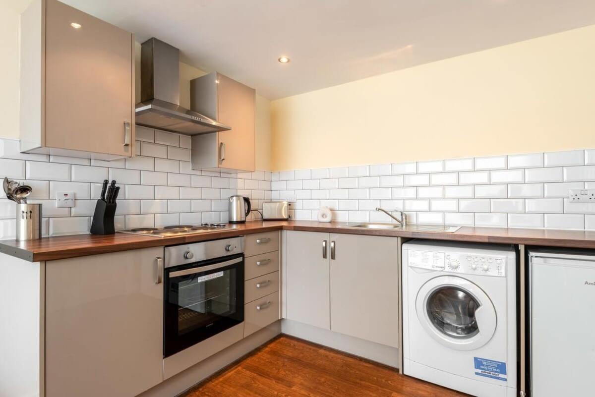 Bright 1 Bedroom Budget Flat In Central Pontefract Esterno foto