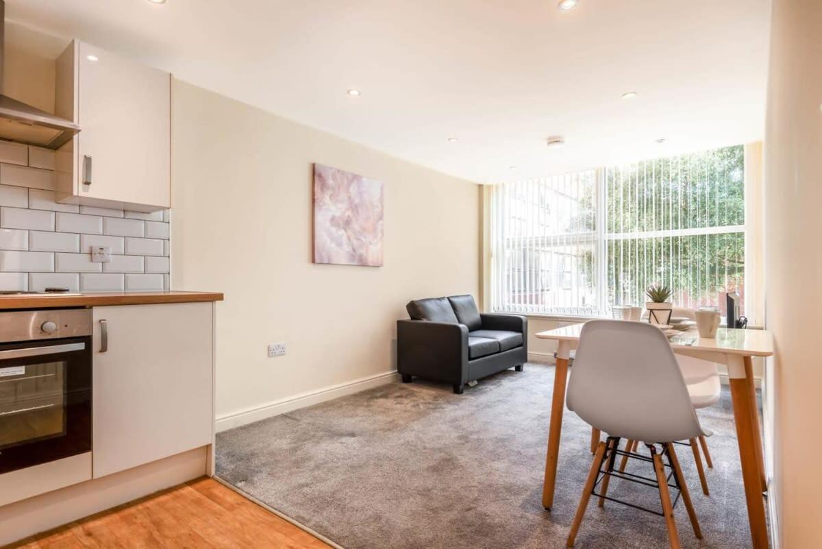 Bright 1 Bedroom Budget Flat In Central Pontefract Esterno foto
